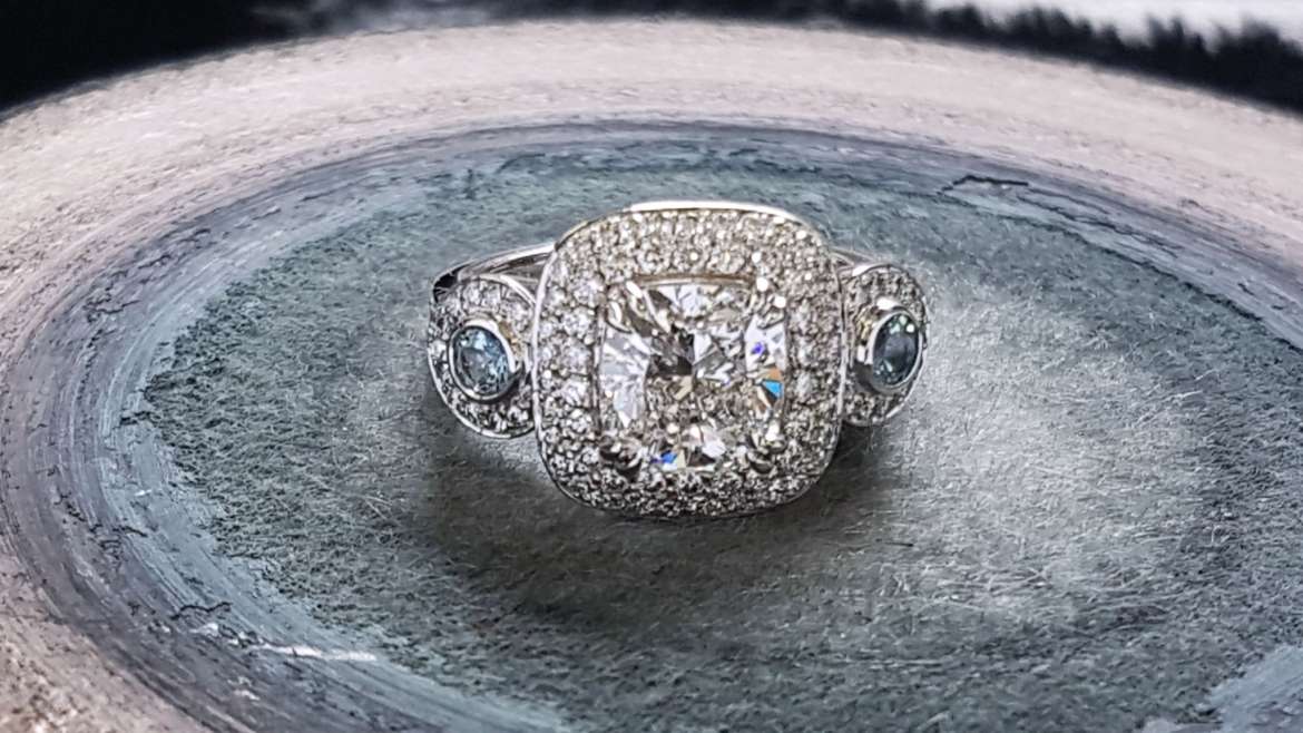 How to choose the right engagement ring for you